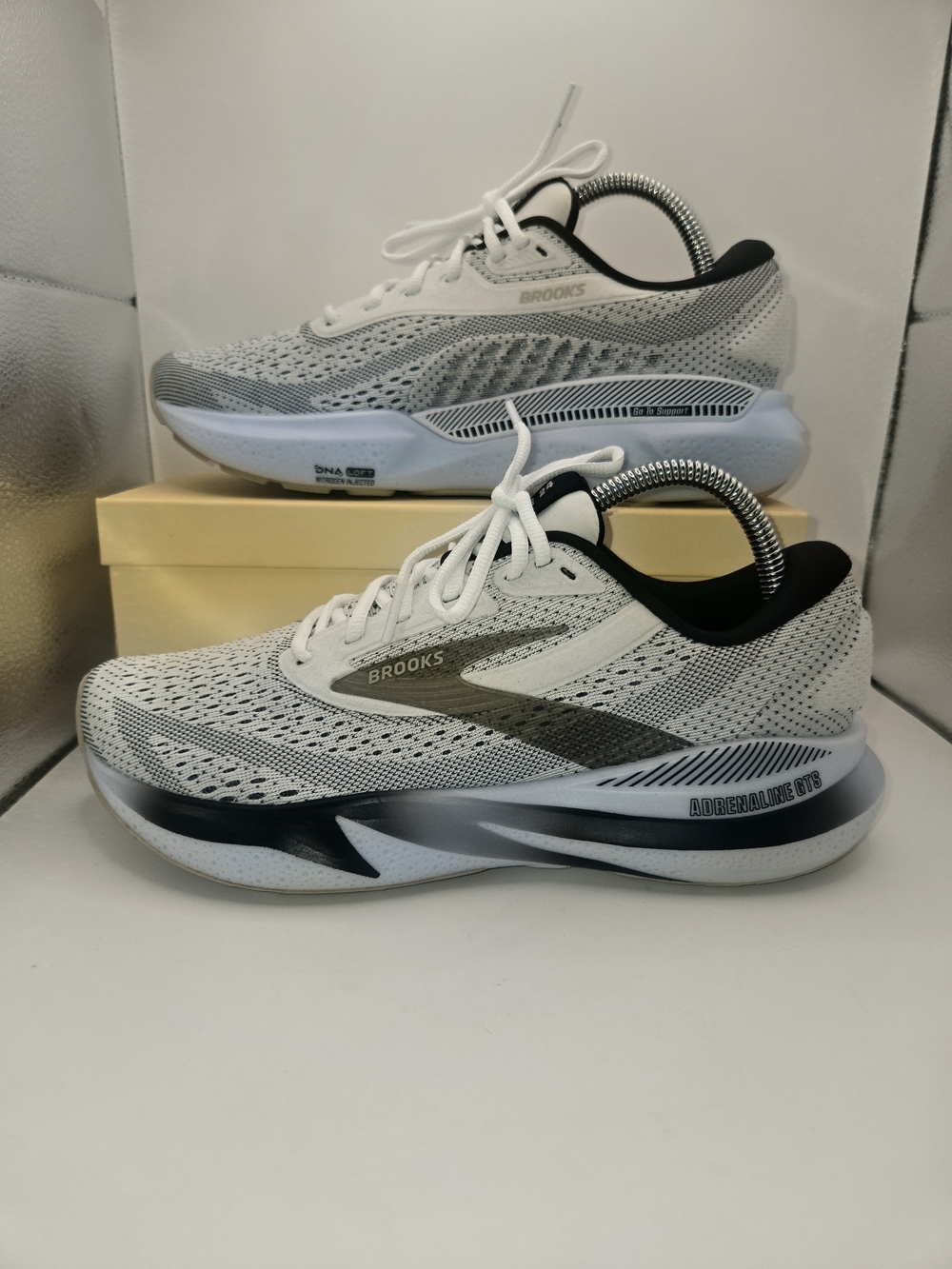 Brooks Women's Adrenaline GTS. Size 9